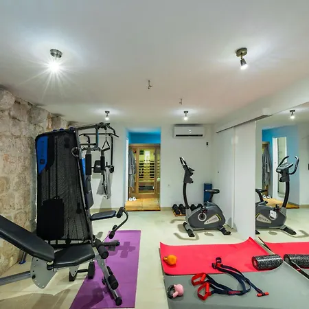 Dovecote With Private Sauna, Jacuzzi & Gym Ferienhaus Ston