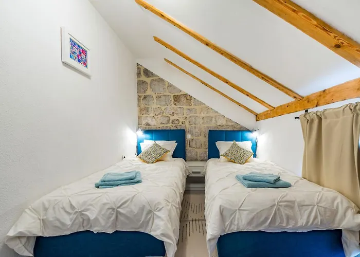 Dovecote With Private Sauna, Jacuzzi & Gym Nyaraló Ston