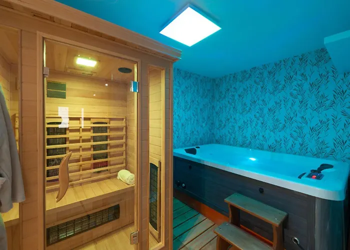 Nyaraló Dovecote With Private Sauna, Jacuzzi & Gym *