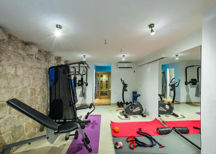 Dovecote With Private Sauna, Jacuzzi & Gym Nyaraló Ston