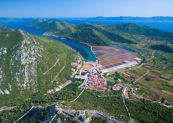 Nyaraló Dovecote With Private Sauna, Jacuzzi & Gym