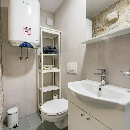 Nyaraló Dovecote With Private Sauna, Jacuzzi & Gym *