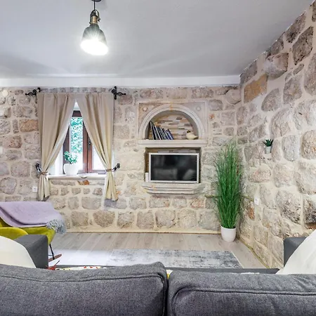 Dovecote With Private Sauna, Jacuzzi & Gym *