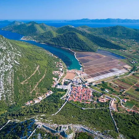 Σπίτι διακοπών Dovecote With Private Sauna, Jacuzzi & Gym