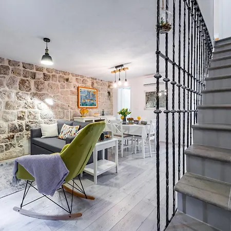 Dovecote With Private Sauna, Jacuzzi & Gym Σπίτι διακοπών Ston