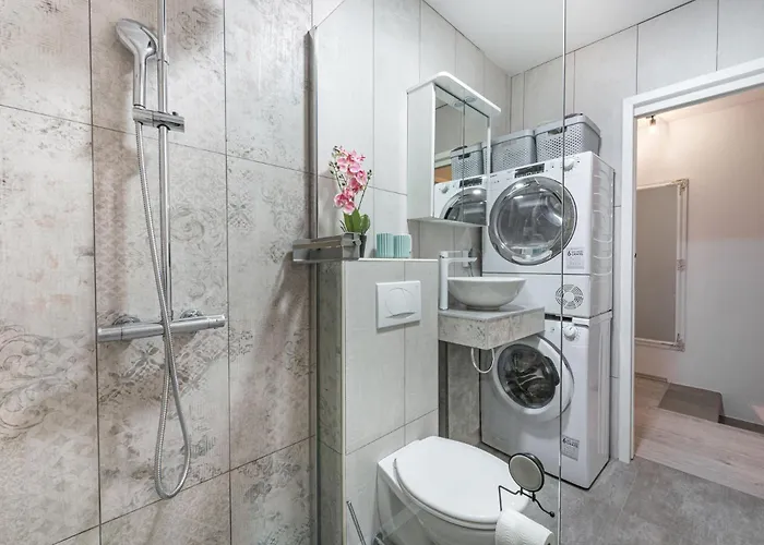 Dovecote With Private Sauna, Jacuzzi & Gym *