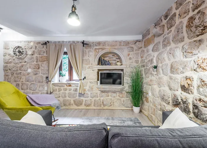 Dovecote With Private Sauna, Jacuzzi & Gym *